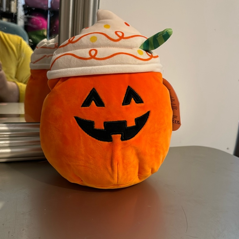 Squishmallows 8" Lester The Pumpkin Latte